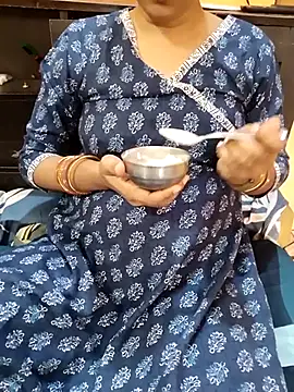 Snapshot of Diya_143 chatting on 10.07.25 Diya 143 online show from 10.07.25