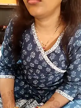 Snapshot of Diya_143 chatting on 10.12.25 Diya 143 online show from 10.12.25