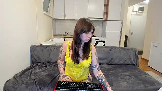 Snapshot of StacyTigerr chatting on 01.12.25 StacyTigerr online show from 01.12.25