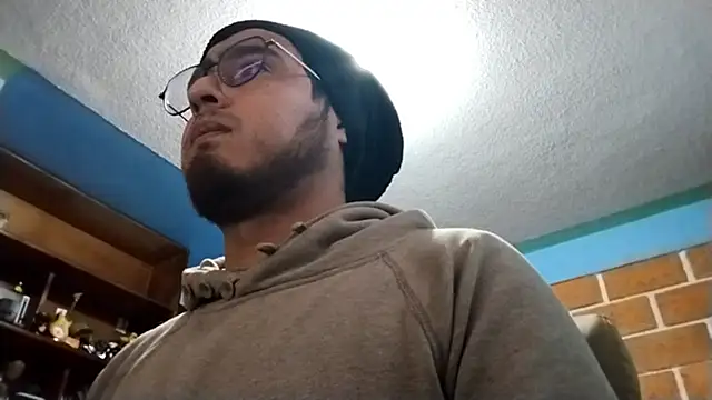 Snapshot of HefestoCam chatting on 12.12.24 HefestoCam online show from 12.12.24