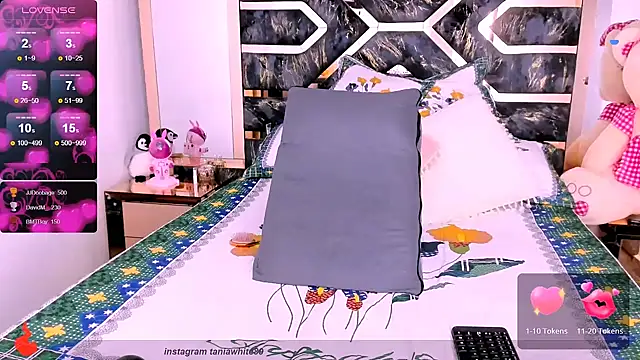 Tania white89 online show from 02.20.25