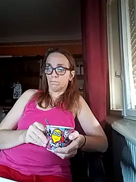 Snapshot of Dettybitch40 chatting on 09.10.25 Dettybitch40 online show from 09.10.25