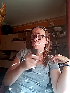 Snapshot of Dettybitch40 chatting on 09.11.25 Dettybitch40 online show from 09.11.25