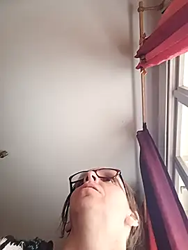 Snapshot of Dettybitch40 chatting on 10.12.25 Dettybitch40 online show from 10.12.25