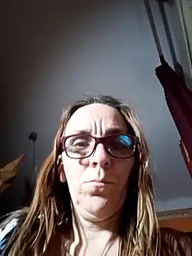 Snapshot of Dettybitch40 chatting on 10.13.25 Dettybitch40 online show from 10.13.25