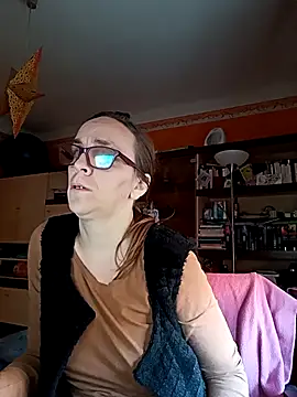 Snapshot of Dettybitch40 chatting on 10.22.25 Dettybitch40 online show from 10.22.25