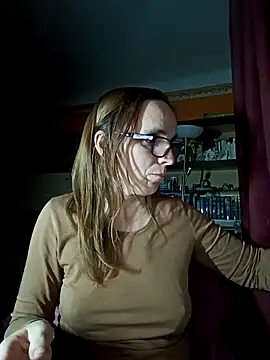 Snapshot of Dettybitch40 chatting on 11.02.25 Dettybitch40 online show from 11.02.25