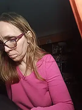 Snapshot of Dettybitch40 chatting on 11.13.25 Dettybitch40 online show from 11.13.25