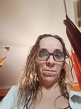 Snapshot of Dettybitch40 chatting on 11.15.25 Dettybitch40 online show from 11.15.25