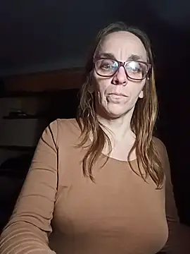 Snapshot of Dettybitch40 chatting on 11.16.25 Dettybitch40 online show from 11.16.25