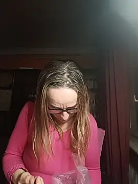 Snapshot of Dettybitch40 chatting on 11.25.25 Dettybitch40 online show from 11.25.25