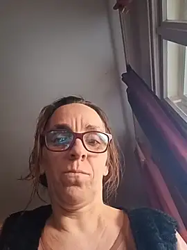 Snapshot of Dettybitch40 chatting on 11.30.25 Dettybitch40 online show from 11.30.25