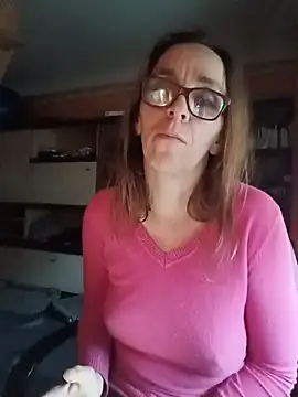 Snapshot of Dettybitch40 chatting on 12.02.25 Dettybitch40 online show from 12.02.25