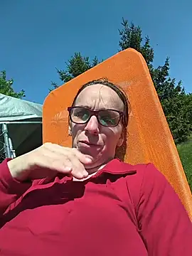 Dettybitch40 online show from 04.26.26