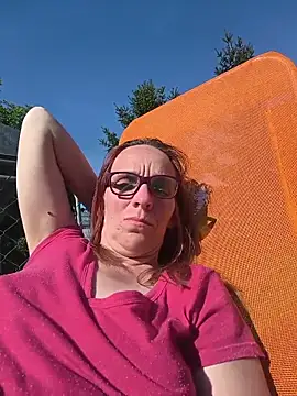 Dettybitch40 online show from 04.27.26