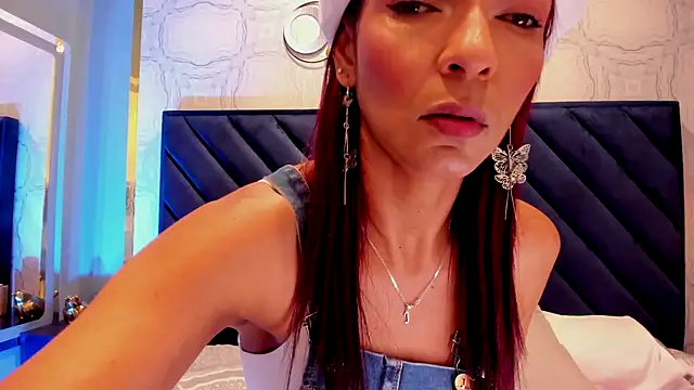 HannaPetit online show from 11.01.25