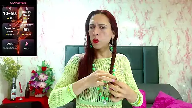 Snapshot of VanessaWolf chatting on 09.17.25 VanessaWolf online show from 09.17.25