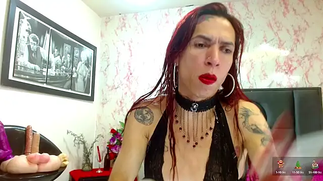 Snapshot of VanessaWolf chatting on 10.11.25 VanessaWolf online show from 10.11.25