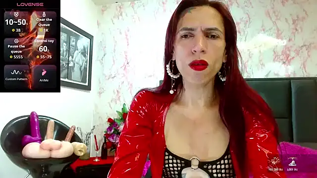 Snapshot of VanessaWolf chatting on 10.25.25 VanessaWolf online show from 10.25.25