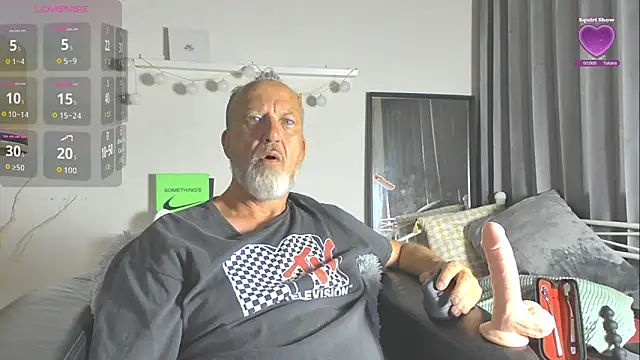 Snapshot of openminddaddy chatting on 05.19.26 openminddaddy online show from 05.19.26