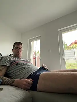 Snapshot of asiandeuutschepaar chatting on 03.30.26 asiandeuutschepaar online show from 03.30.26