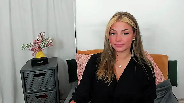 LilyBlondee online show from 07.14.26