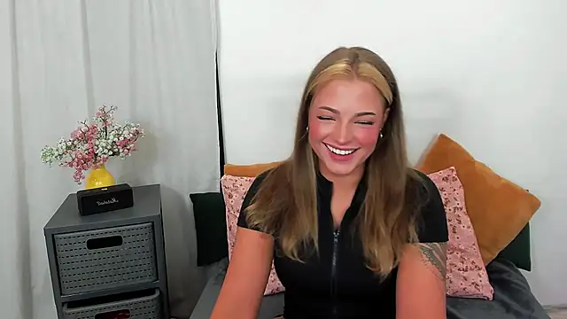 LilyBlondee online show from 07.15.26