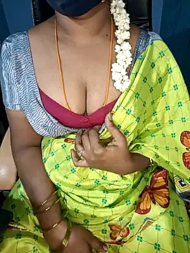 Snapshot of Tamil-hotwife chatting on 01.22.25 Tamil-hotwife online show from 01.22.25