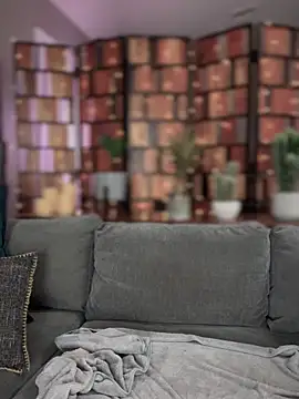 Fiona Kent  online show from 01.19.25