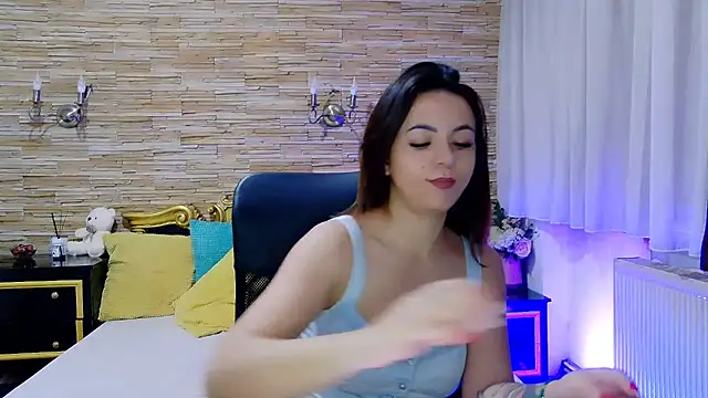 Snapshot of PlayfulElla chatting on 02.18.25 PlayfulElla online show from 02.18.25