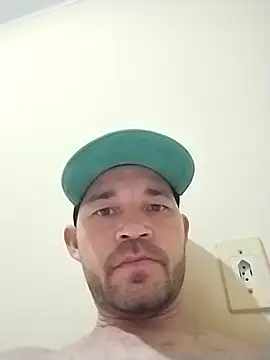 Snapshot of dottado05 chatting on 11.18.25 dottado05 online show from 11.18.25