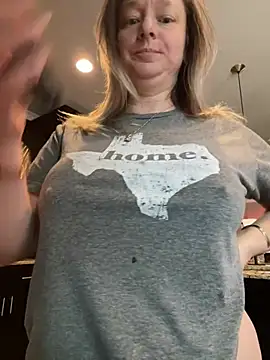 Snapshot of Vivian_MayXxX chatting on 12.15.24 Vivian MayXxX online show from 12.15.24