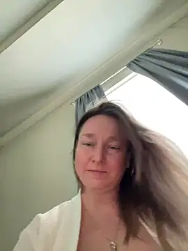 Snapshot of Vivian_MayXxX chatting on 02.15.25 Vivian MayXxX online show from 02.15.25