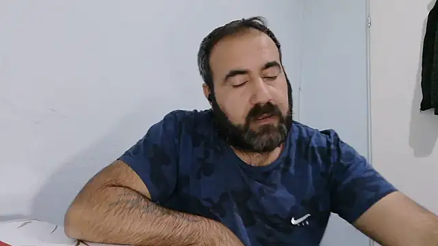 Snapshot of ZYXEL353 chatting on 12.18.25 ZYXEL353 online show from 12.18.25