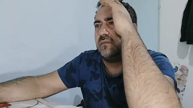 Snapshot of ZYXEL353 chatting on 02.11.26 ZYXEL353 online show from 02.11.26