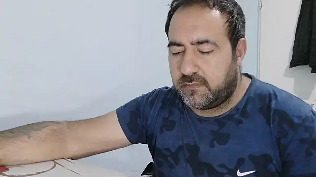 Snapshot of ZYXEL353 chatting on 02.14.26 ZYXEL353 online show from 02.14.26