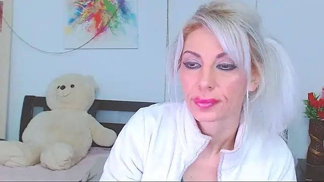 HoneyLara online show from 02.13.26