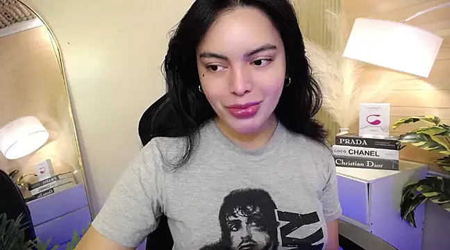 Snapshot of HotstuffCherrySummer chatting on 01.08.25 HotstuffCherrySummer online show from 01.08.25