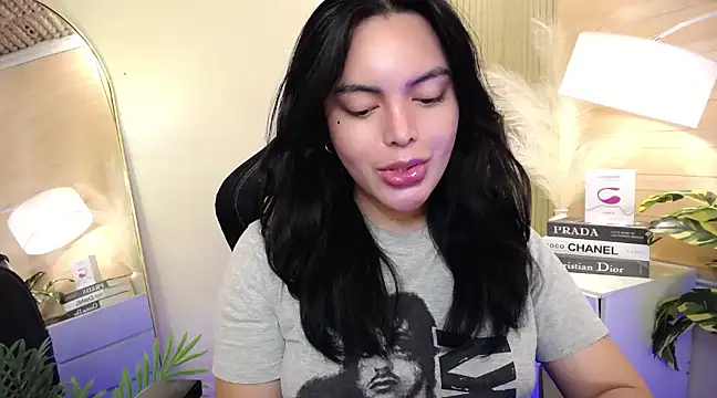 Snapshot of HotstuffCherrySummer chatting on 01.08.25 HotstuffCherrySummer online show from 01.08.25