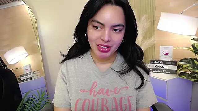 Snapshot of HotstuffCherrySummer chatting on 01.14.25 HotstuffCherrySummer online show from 01.14.25