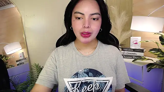 Snapshot of HotstuffCherrySummer chatting on 01.16.25 HotstuffCherrySummer online show from 01.16.25