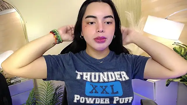 Snapshot of HotstuffCherrySummer chatting on 01.20.25 HotstuffCherrySummer online show from 01.20.25