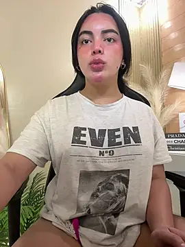 Snapshot of HotstuffCherrySummer chatting on 01.22.25 HotstuffCherrySummer online show from 01.22.25