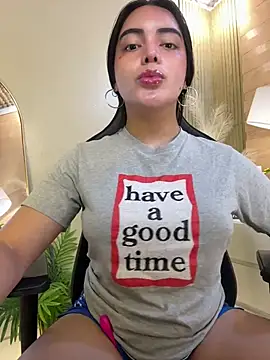 Snapshot of HotstuffCherrySummer chatting on 02.04.25 HotstuffCherrySummer online show from 02.04.25