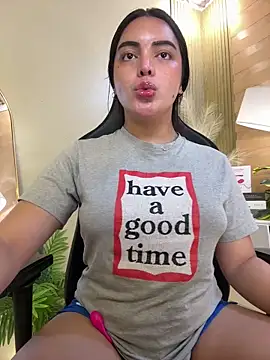 Snapshot of HotstuffCherrySummer chatting on 02.04.25 HotstuffCherrySummer online show from 02.04.25