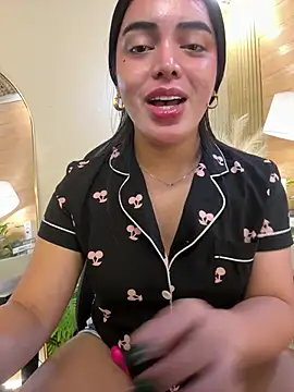 Snapshot of HotstuffCherrySummer chatting on 02.11.25 HotstuffCherrySummer online show from 02.11.25