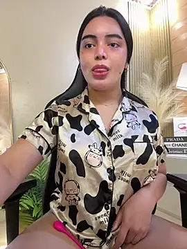 Snapshot of HotstuffCherrySummer chatting on 02.17.25 HotstuffCherrySummer online show from 02.17.25