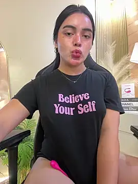 Snapshot of HotstuffCherrySummer chatting on 02.20.25 HotstuffCherrySummer online show from 02.20.25