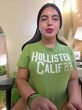 Snapshot of HotstuffCherrySummer chatting on 02.22.25 HotstuffCherrySummer online show from 02.22.25