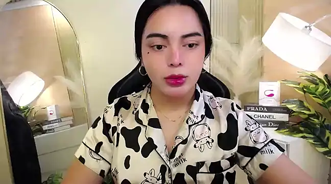 Snapshot of HotstuffCherrySummer chatting on 02.25.25 HotstuffCherrySummer online show from 02.25.25